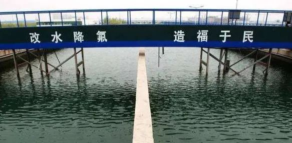 三种氟斑牙的图文,天生的氟斑牙