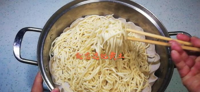 西红柿土豆焖面怎么不糊锅,为啥我做的焖面容易糊锅