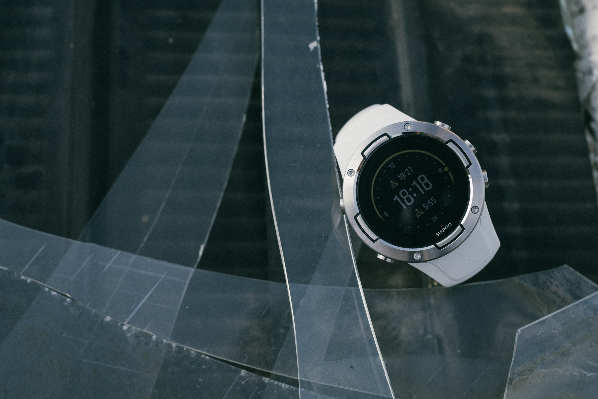 颂拓5黑白限量,颂拓suunto5智能运动手表