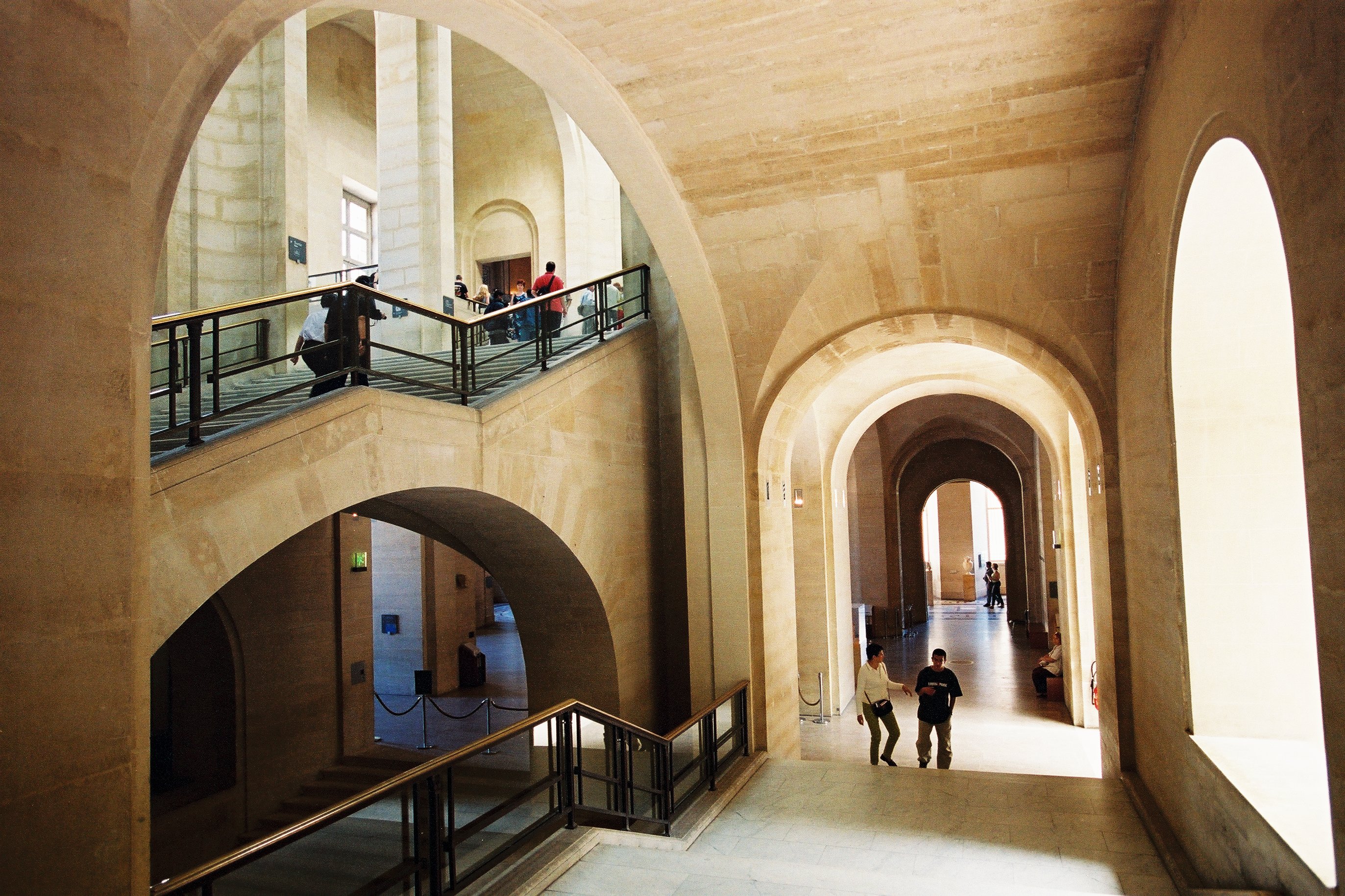 走进世界最大博物馆卢浮宫,世界四大博物馆之卢浮宫