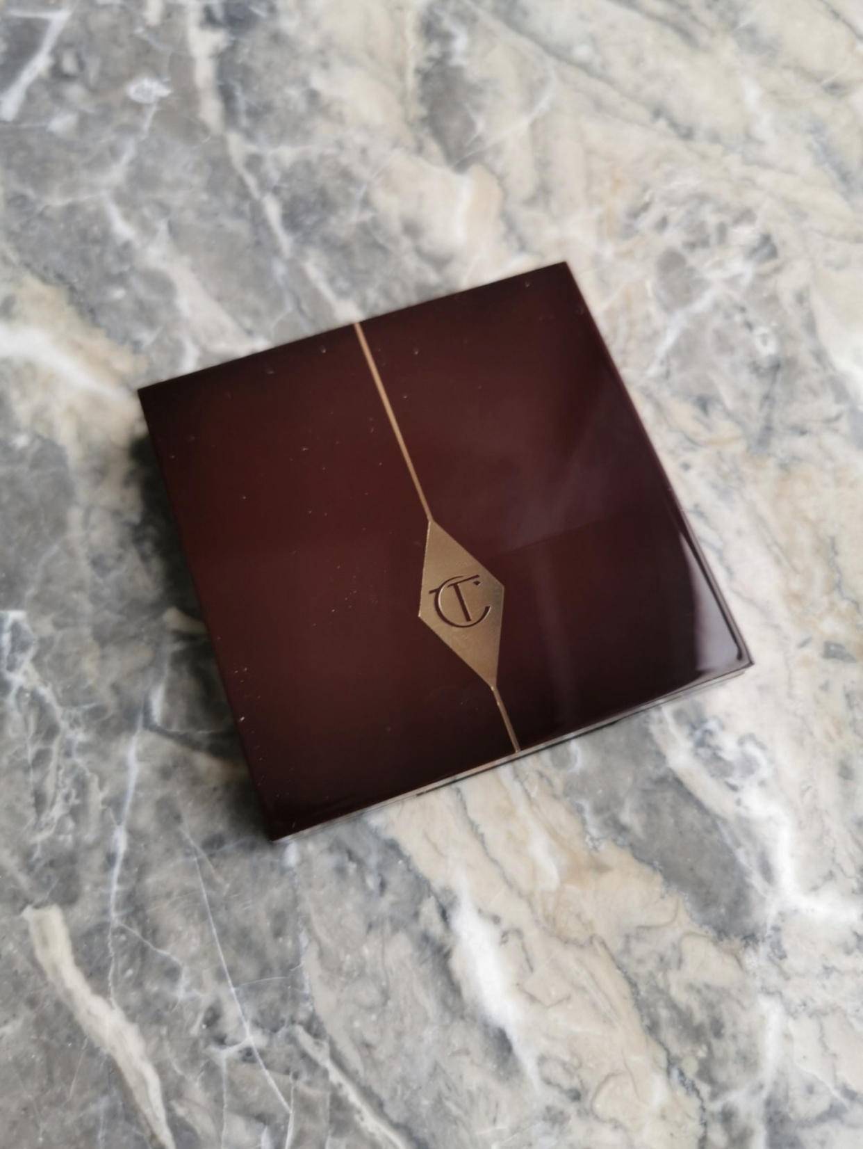 眼睛比较敏感用什么质地的眼影,眼睛凸买什么色的眼影