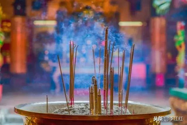 出去旅游一定要警惕这种陷阱 (旅游中最容易遇到的十大骗术)