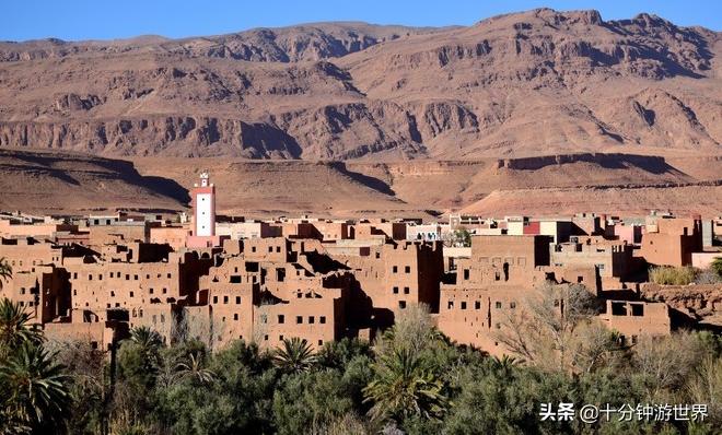 游人旅行摩洛哥可饮薄荷茶，享受沙漠风情，更有众多名胜古迹