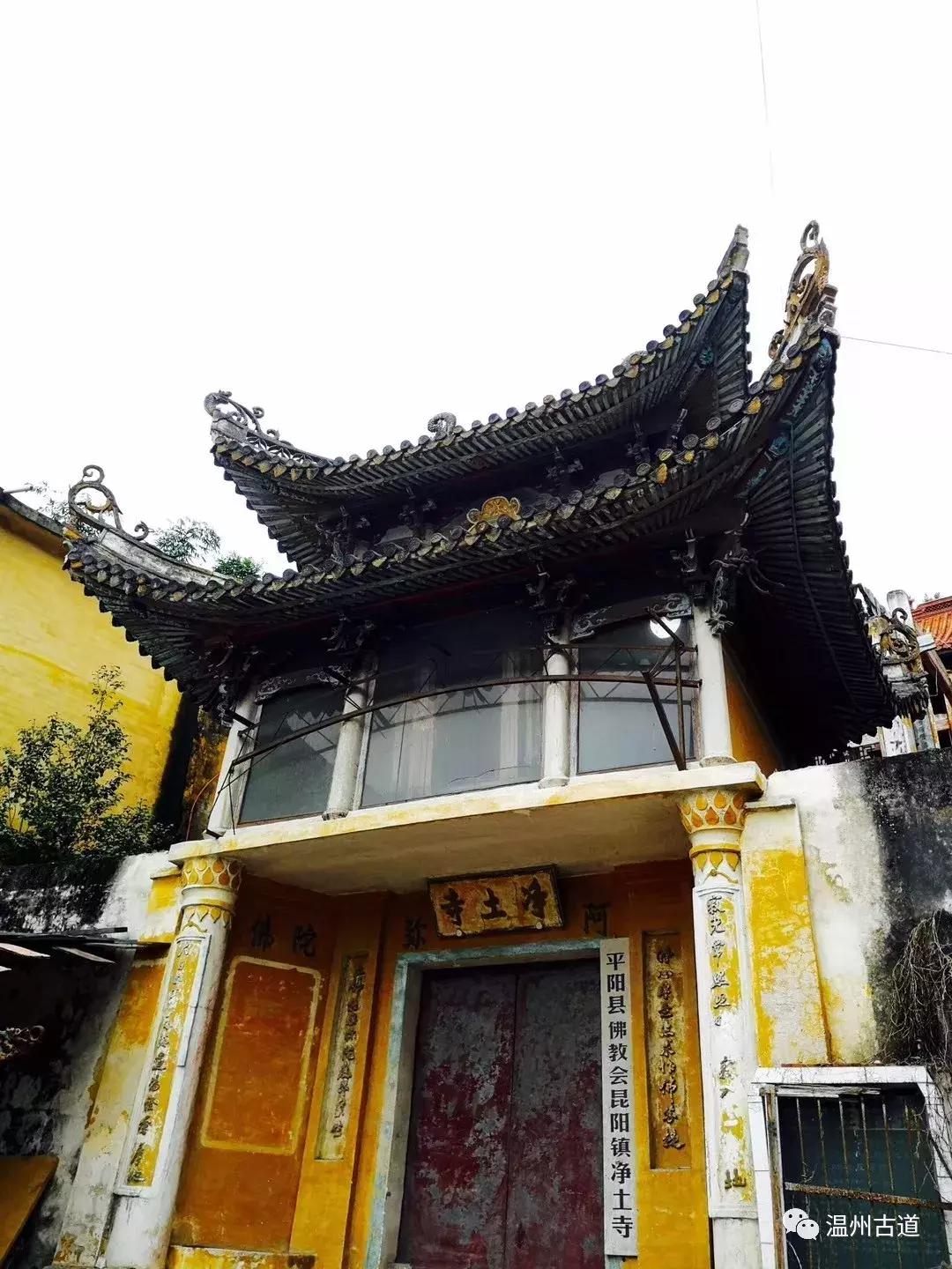 平阳鸣山古村落图片,千年古村平阳县鸣山村古城夜景