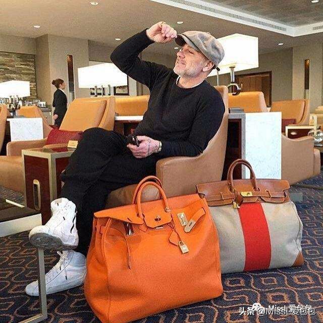 给大家推荐一款什么样的男士包,适合父亲的男士包