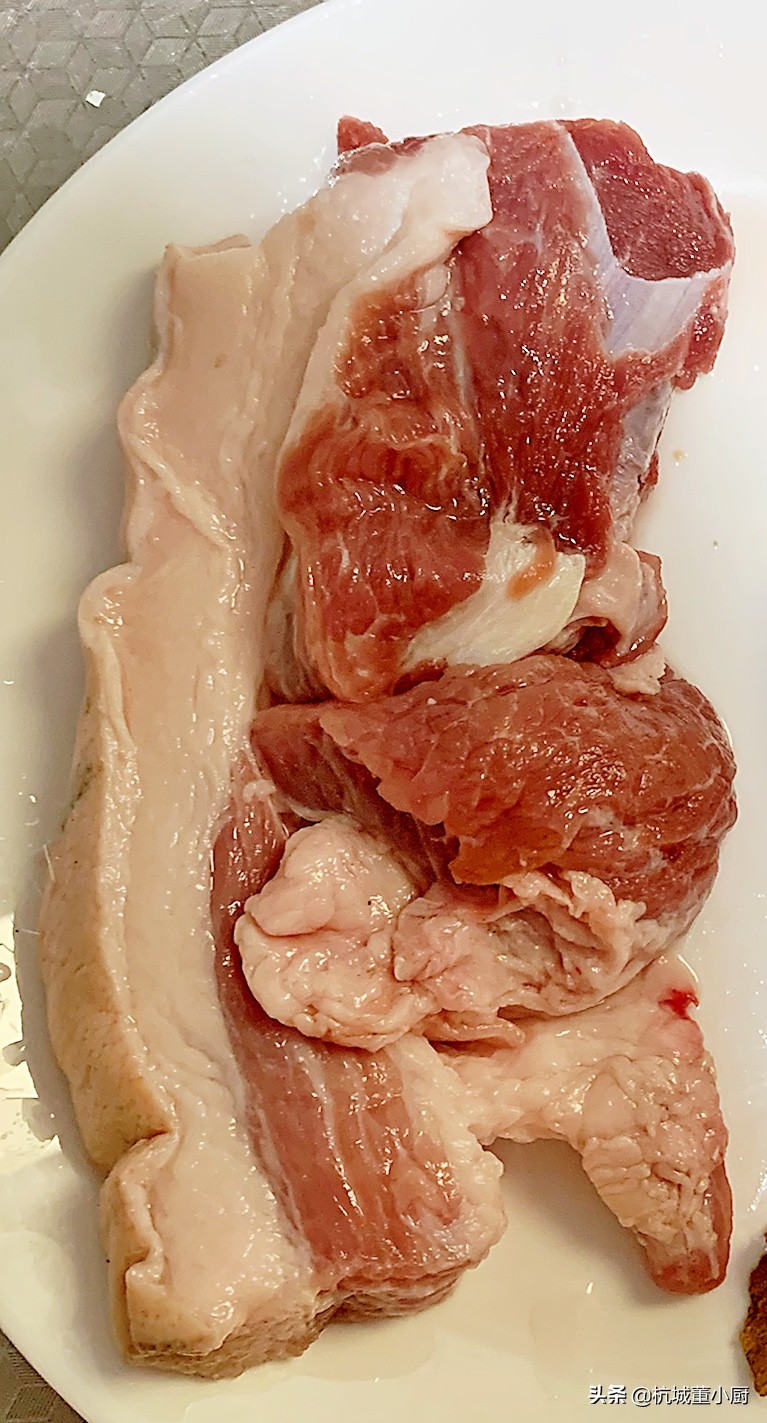 墨鱼干和鱿鱼干哪个烧肉好吃,墨鱼干土豆烧肉的做法