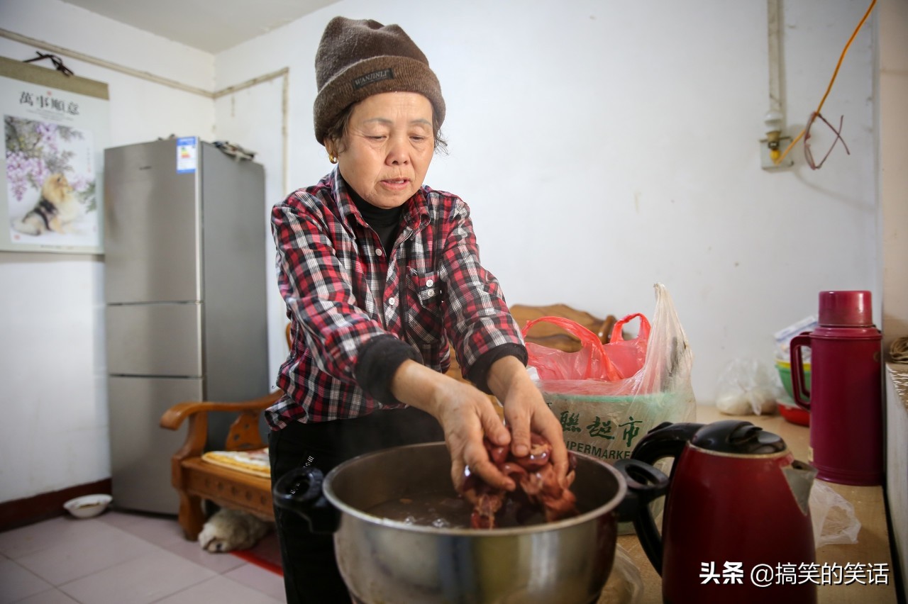 爆笑经典烟酒搞笑冷笑话,爆笑经典吃饭冷笑话