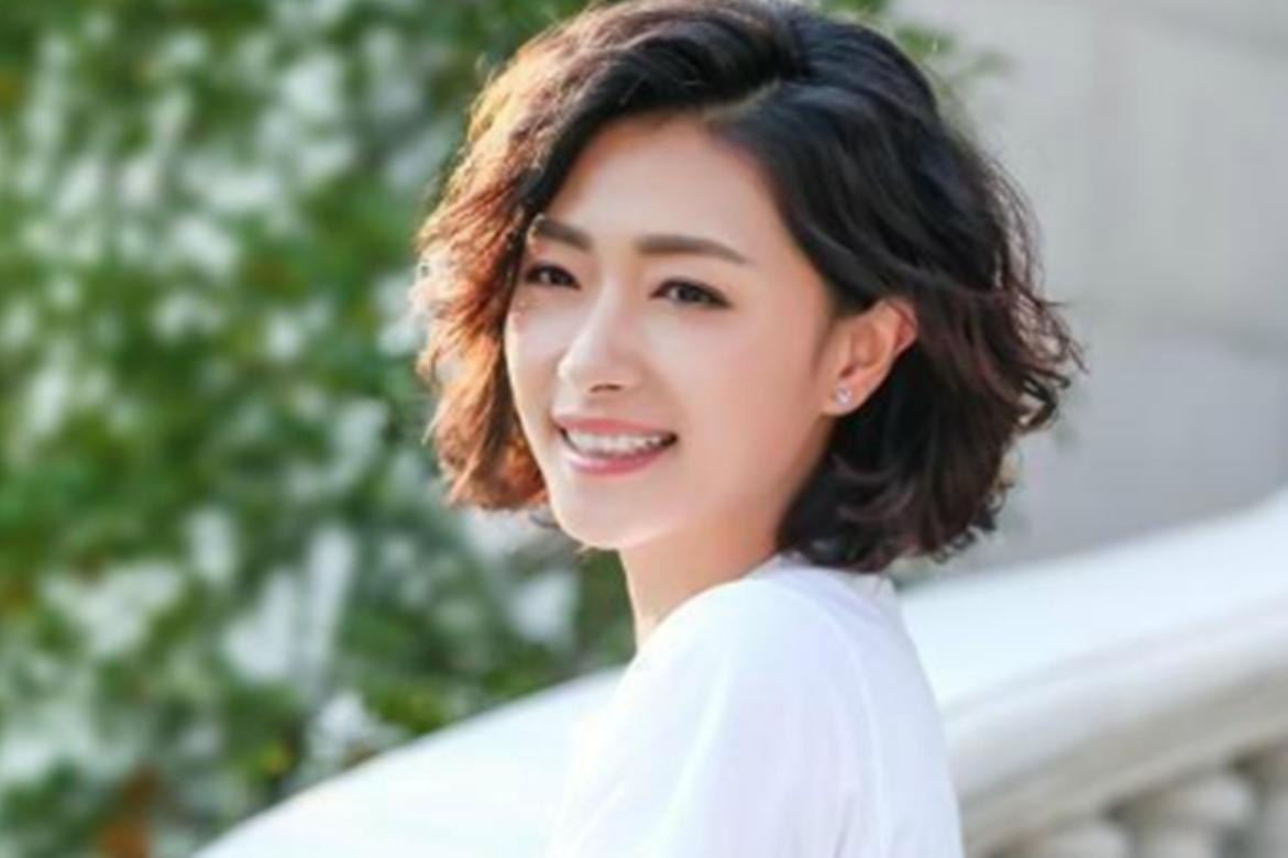 工作每天忙忙碌碌起早贪黑,万茜职场