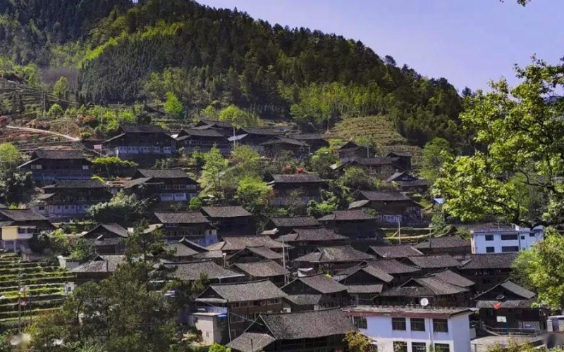 保护少数民族特色村寨筑牢中华民族共同体意识