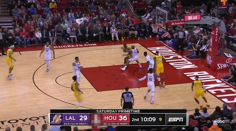 对飙演技！詹姆斯和塔克激烈对抗，两人动作太夸张，让人啼笑皆非