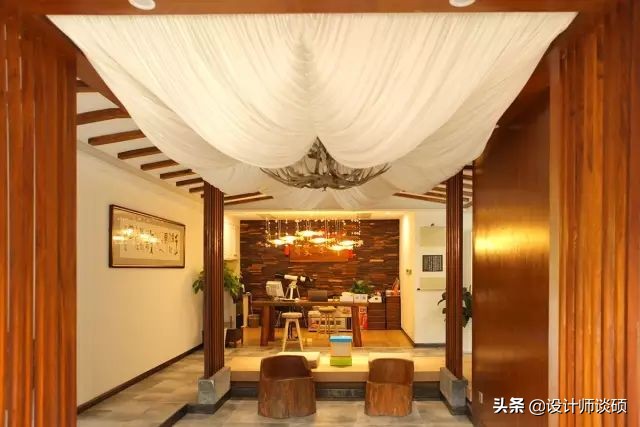 这个40岁大叔为钓鱼租下一座岛，改造破屋成海景房！