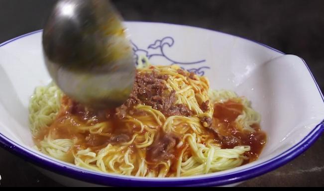 #爱吃面条的试试这个做法,超级下饭的面条做法