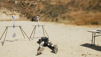 遭遇百般霸凌后,机器人竟将枪口对准人类