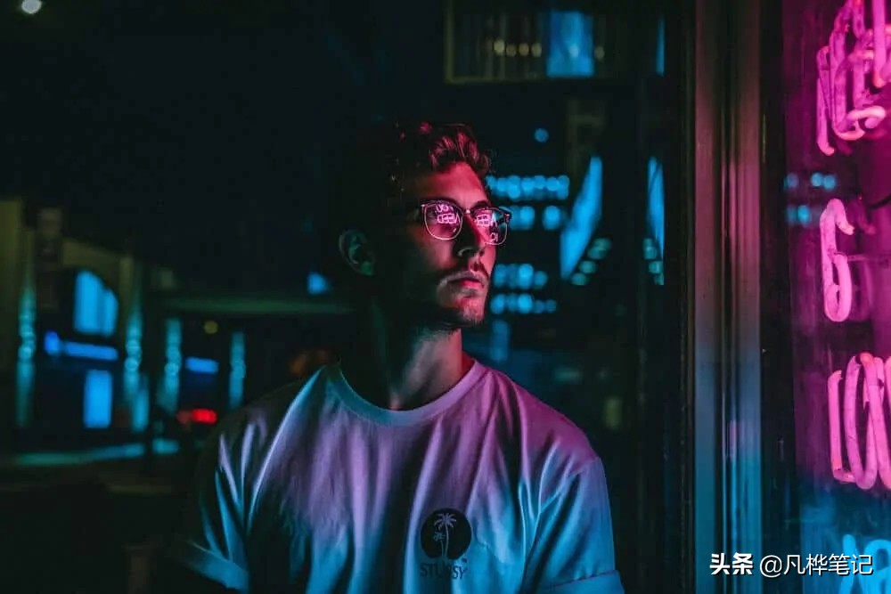 霓虹灯摄影:拍摄霓虹灯的最佳技巧