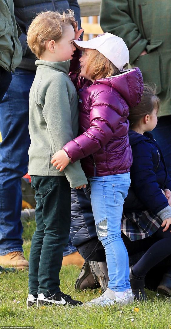 英女王的两孙女,英女王曾孙女