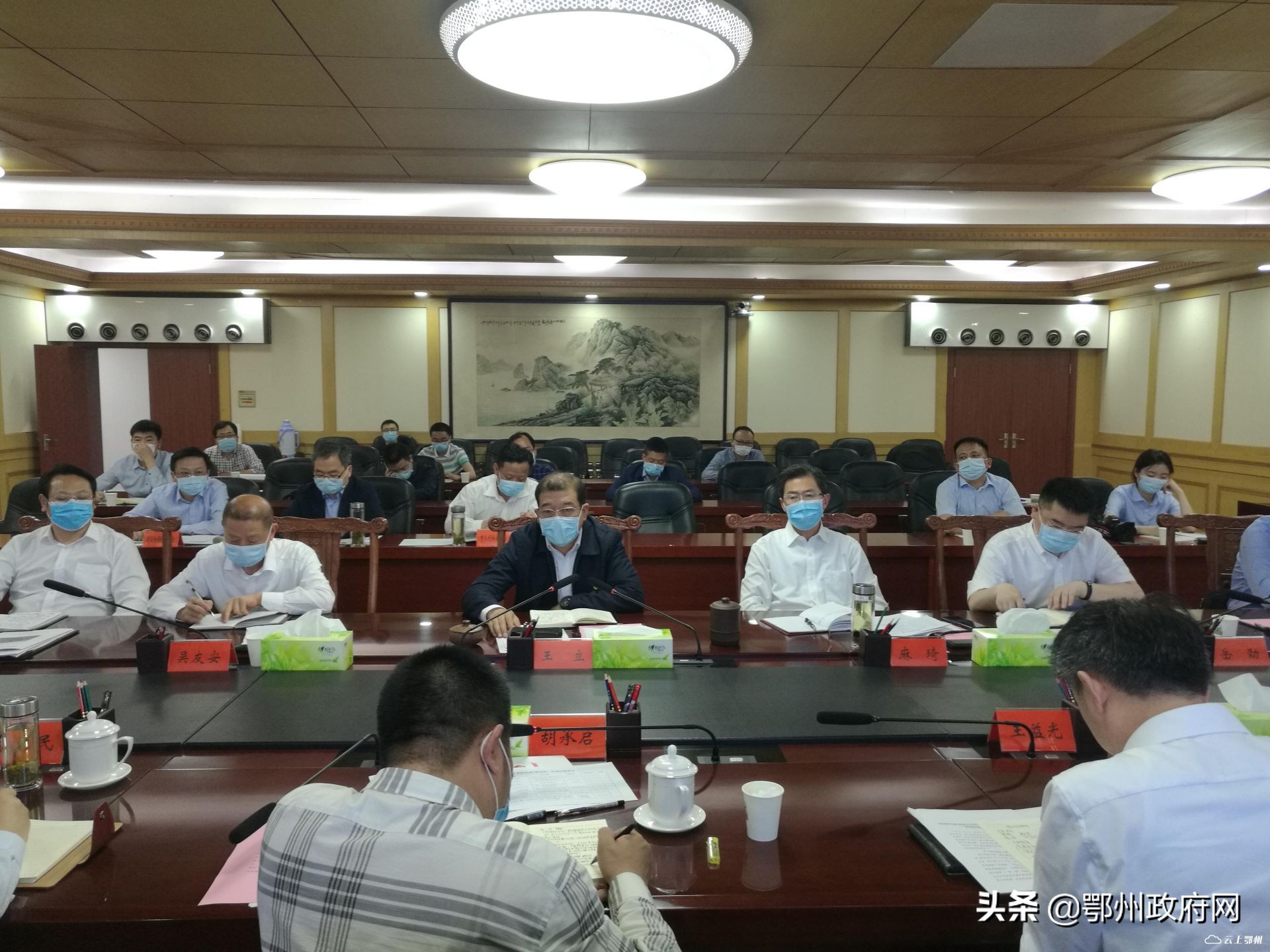 武汉航发集团领导班子,湖北机场集团拜访鄂州市政府