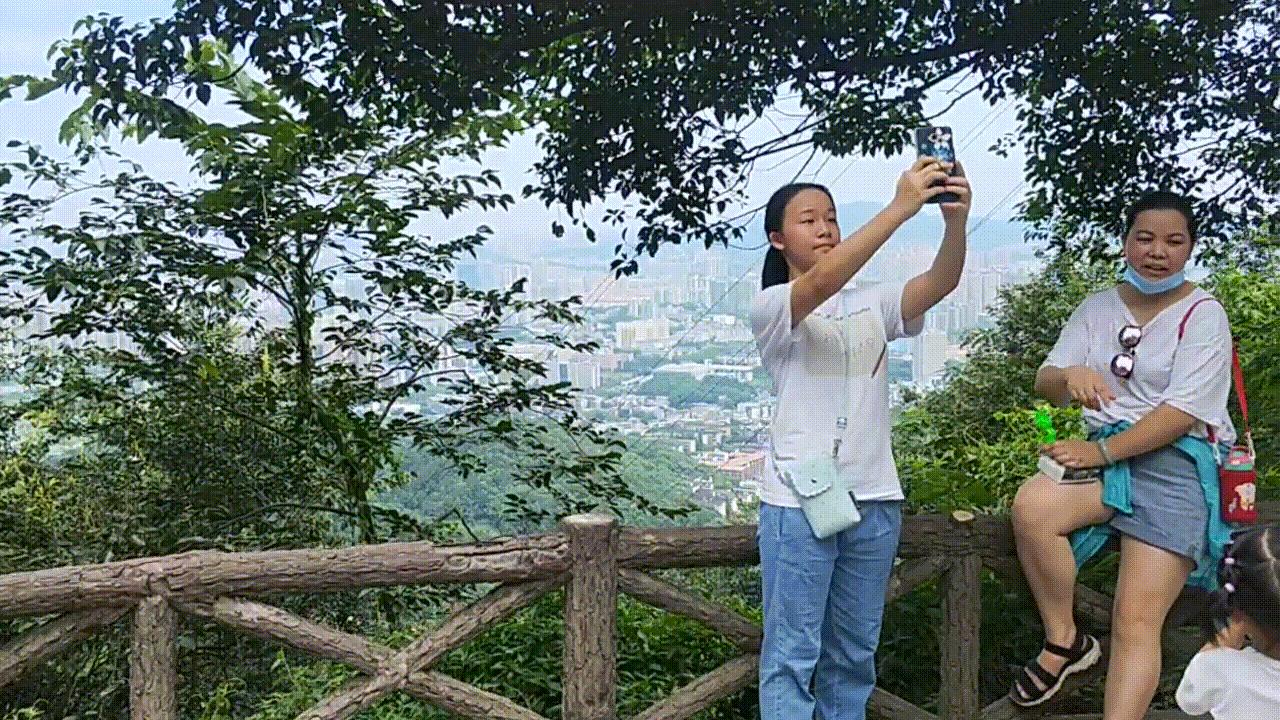 南岳72峰白云峰,南岳72峰之一聚湖峰