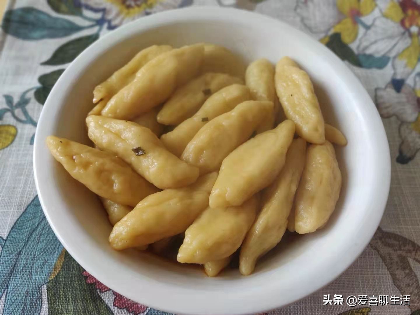 入春后多吃它，一蒸一拌再一煮，鲜香劲道有营养，大人小孩都爱吃