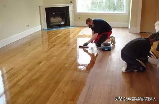 实木地板缝隙问题这么解决？