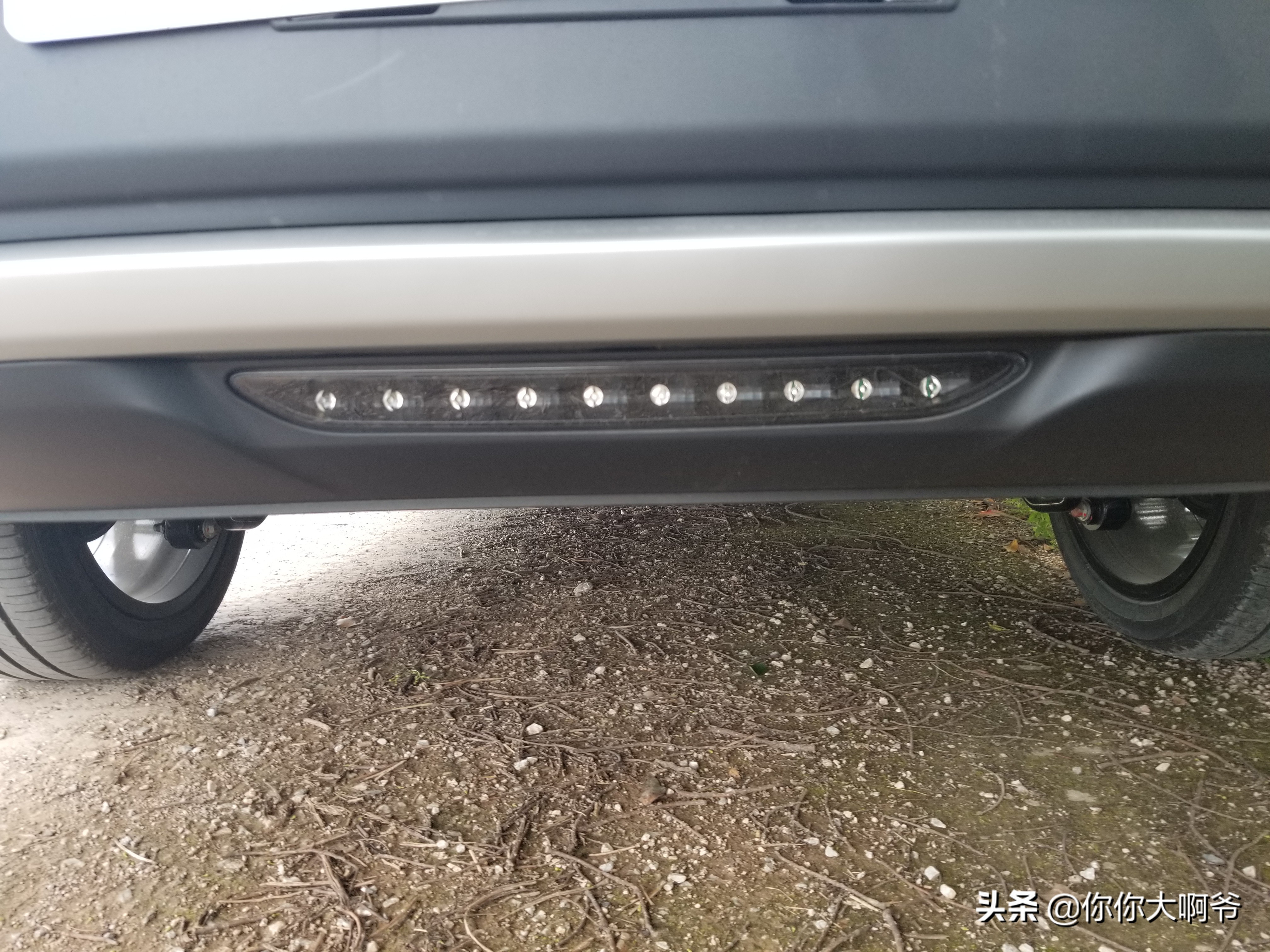 比亚迪唐dmi112km尊荣版赤地红,唐dmi冠军版200km尊享型评测