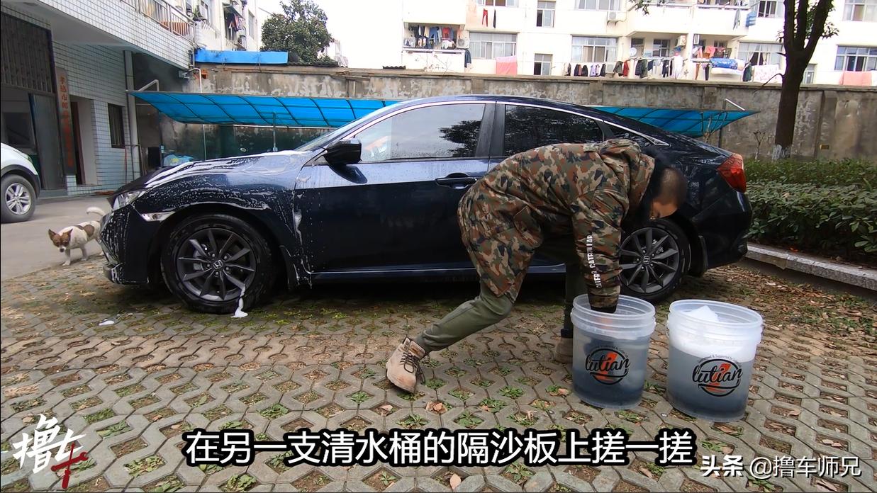 白色车车漆暗沉怎么办,车漆氧化失去光泽用什么洗