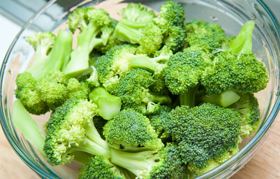 西兰花千万别用清水洗等于吃虫卵,吃西兰花一定要这样洗才干净