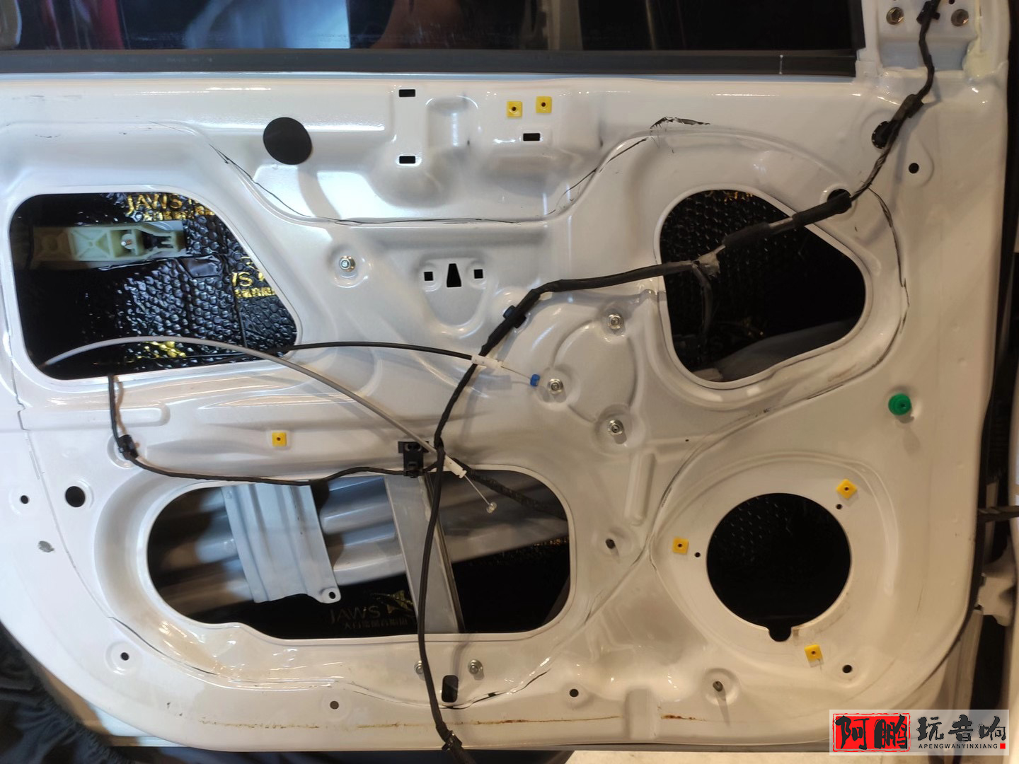 现代瑞纳音响改装门板倒模,现代瑞纳音响