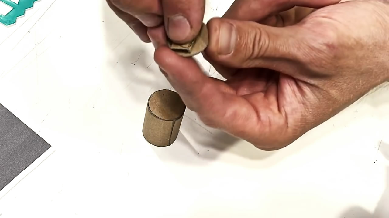 手工制作玩具机器人小视频,纸板机器人手工制作教程