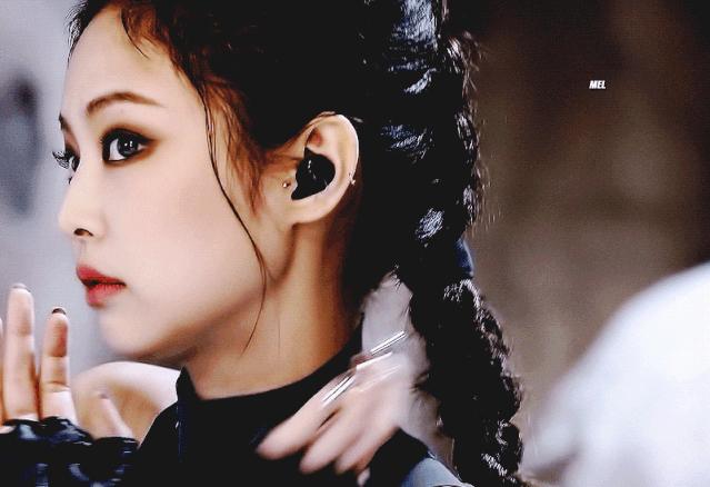 在家无聊的搞怪发型,手残党也能学会的编发教程中短发