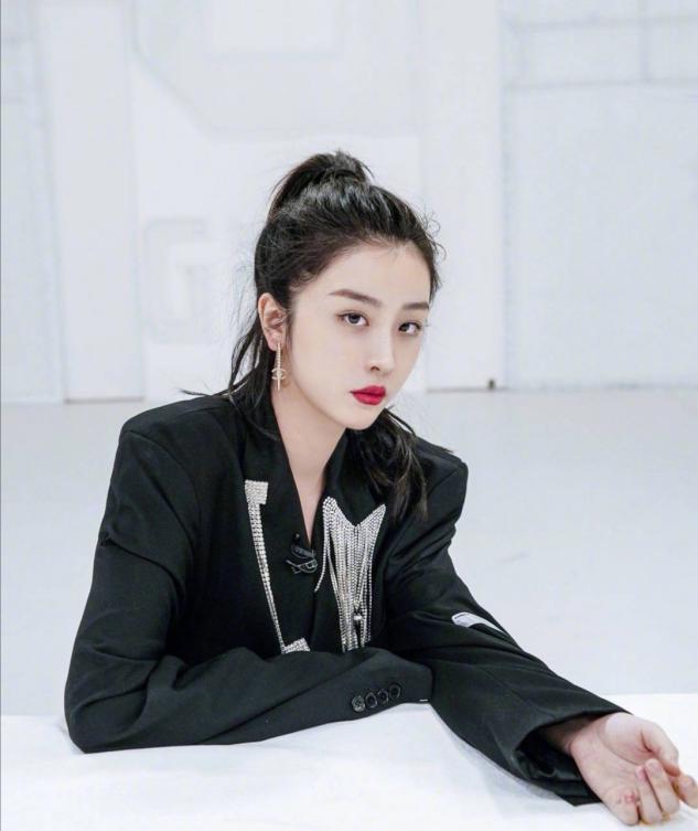 女人扎马尾辫好吗,如何正确的扎马尾不会秃头