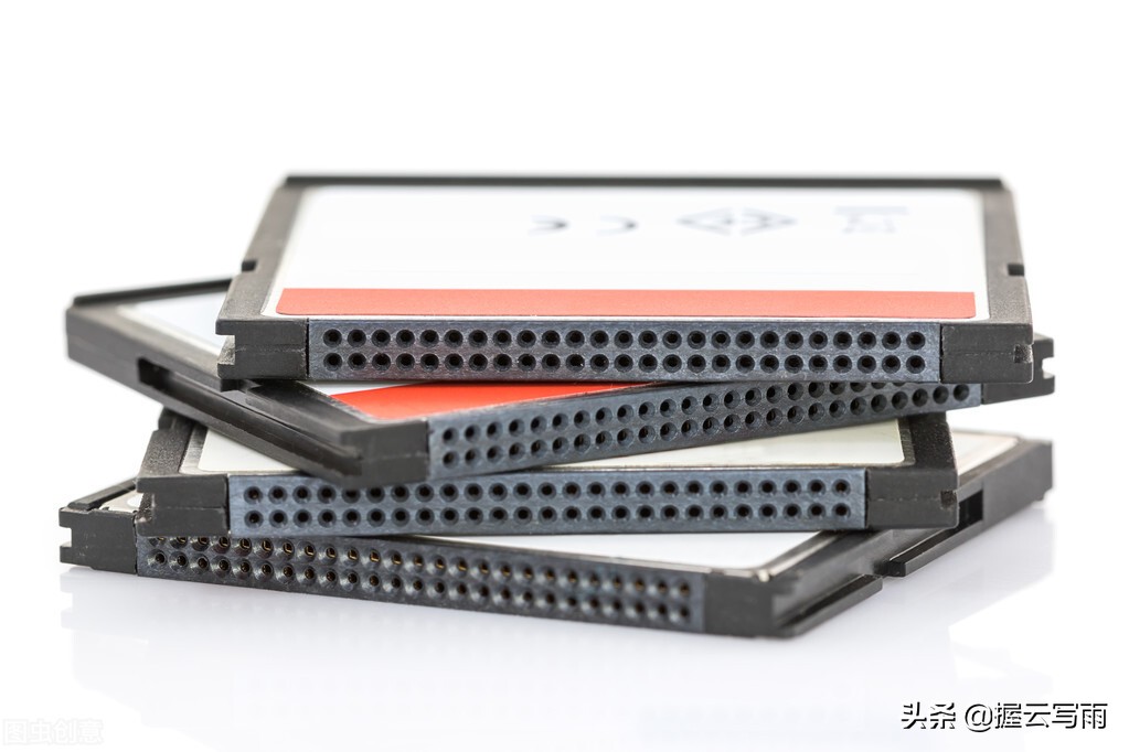 见证手机内存卡从辉煌到消失，为什么一夜之间手机内存卡下岗啦？