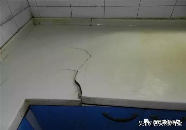 橱柜石英石台面下垫板推荐,石英石台面下面有必要加垫板吗