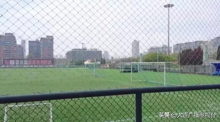 奥林匹克体育中心让进去踢足球吗,奥林匹克中心不开门么