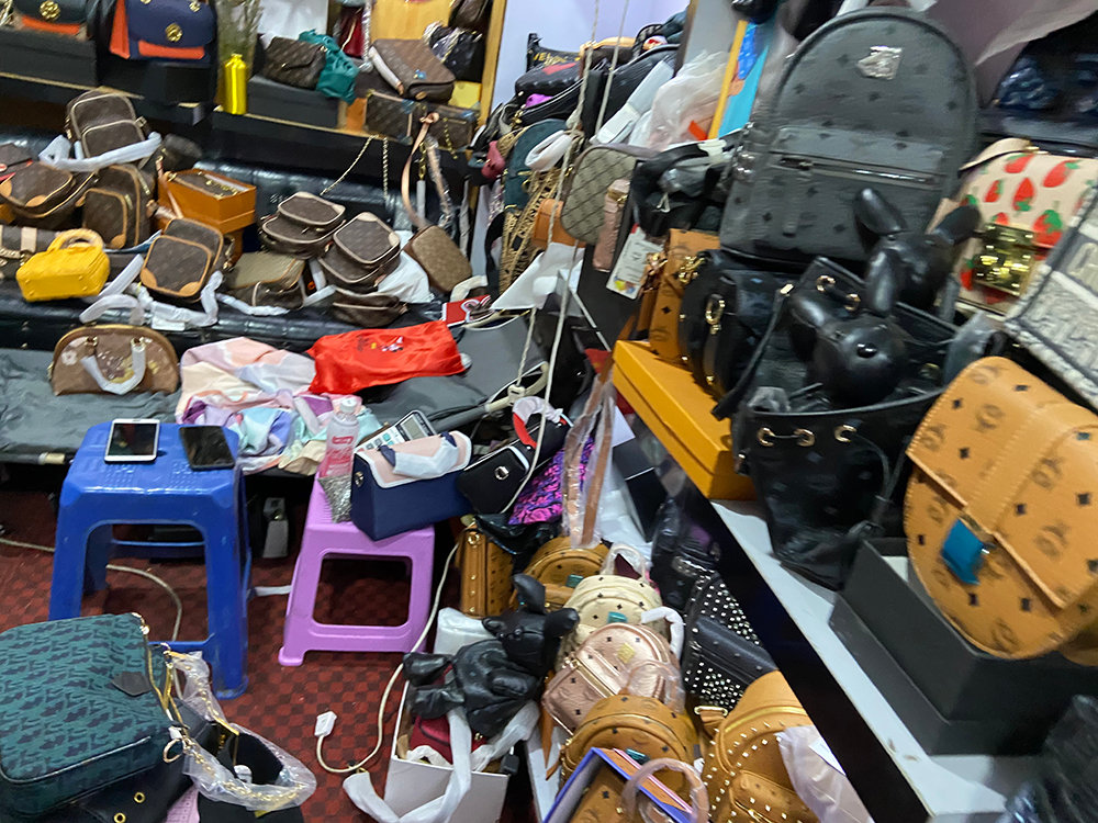 名牌包包假包抓获,广州制假售假包包