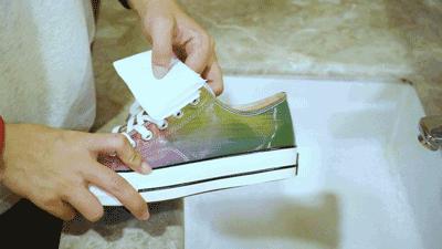 这双5D“变色鞋”火了，让光来决定颜色，做这条gai上最亮的崽