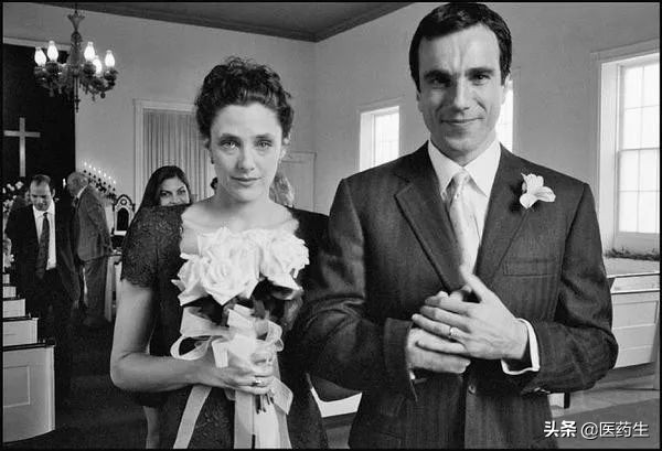 上天给予了你一个美丽的容颜,上天给了你容颜却又遭受了磨难