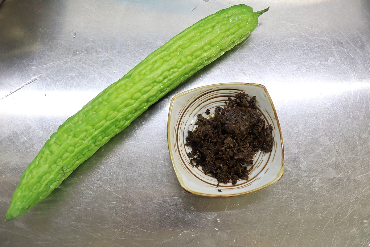 苦瓜的做法大全简单又好吃,苦瓜的家常做法简单好吃