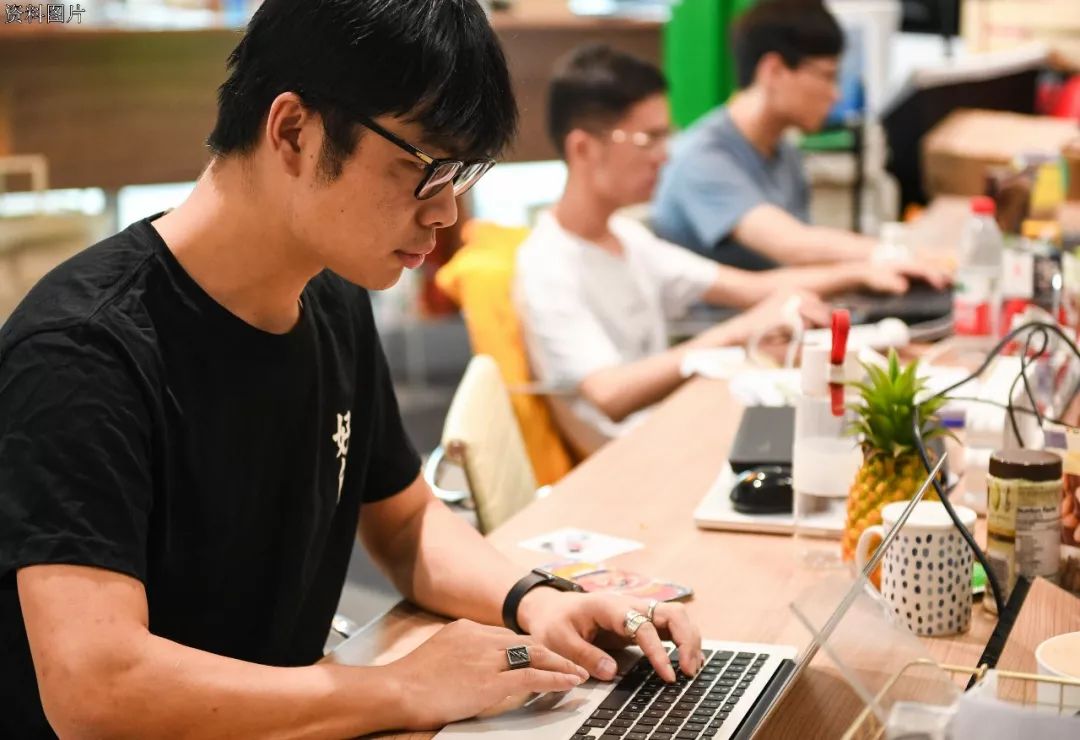 大学生该怎么认清当下的就业环境,大学生如何正确的面对就业市场