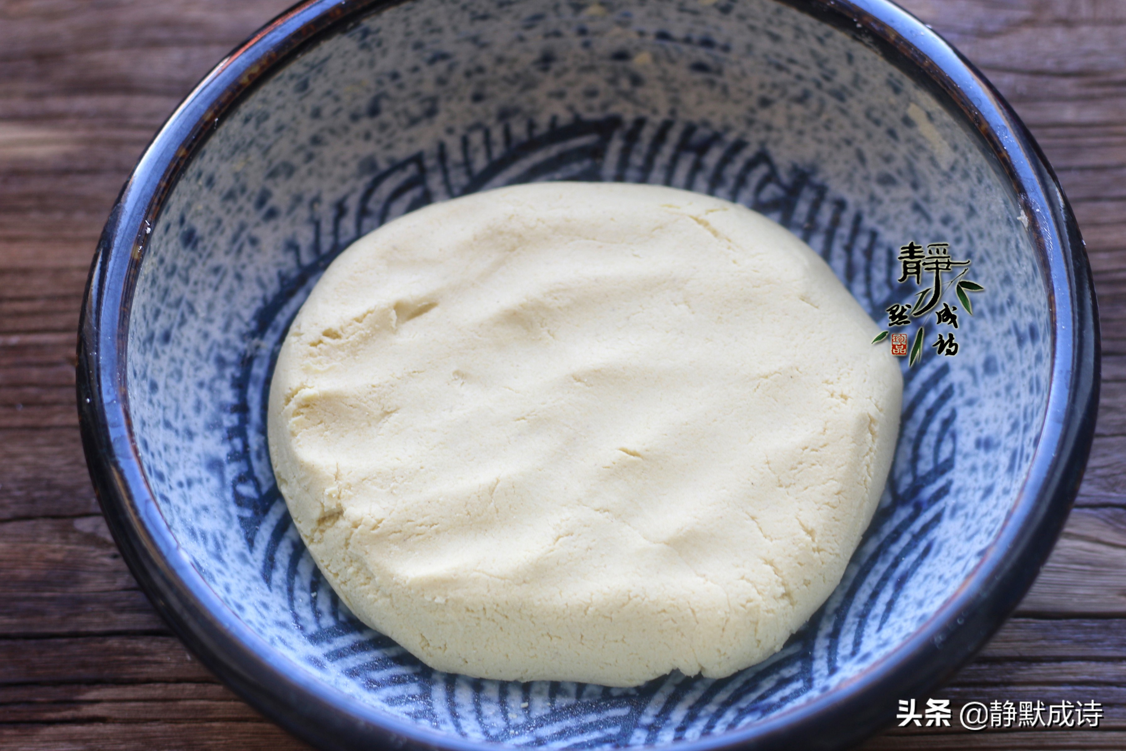 黄米面炸糕怎么做酥脆不爆裂,黄米面炸糕怎么做不粘手