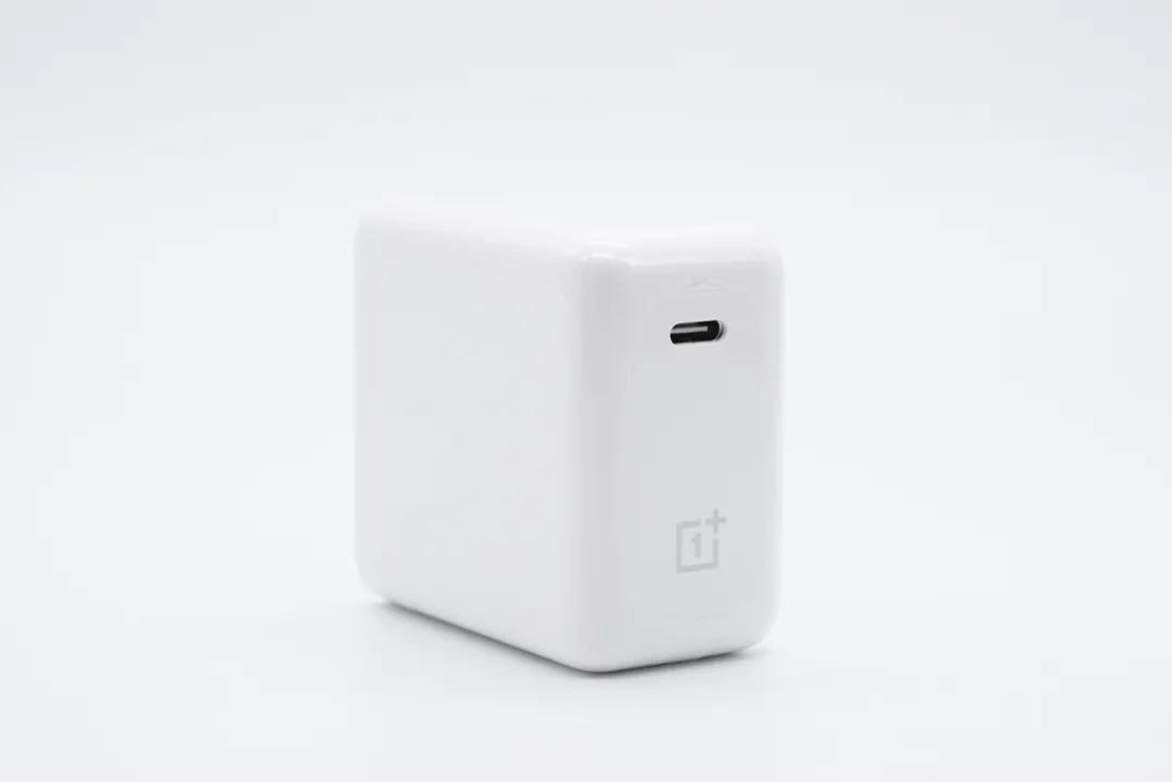 iphone13到底该不该买原装充电器,iphone13有没有充电器