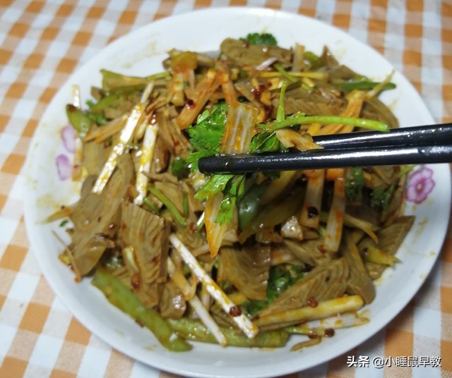 凉拌火腿怎么调的好吃,凉拌菜里的素火腿是怎么做的