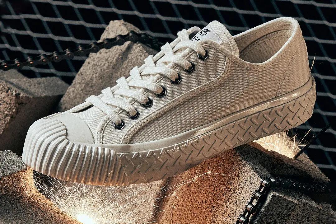 推荐一双又舒服又好看的运动鞋,好看又好穿的国货运动鞋