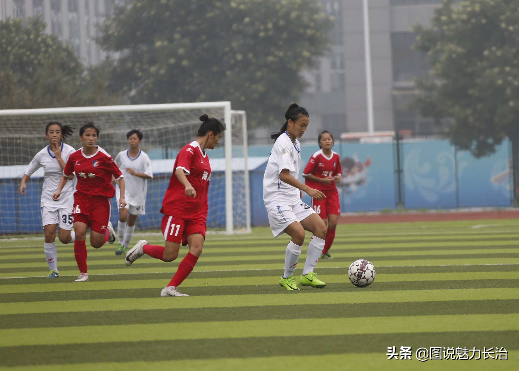 足球球员受伤瞬间,盘点足球比赛上的精彩瞬间