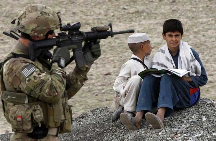 阿富汗苏联美国,苏联打阿富汗美国在干什么