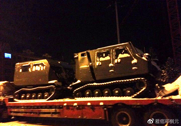 铰接式履带全地形车,中国最新款蟒式履带军用全地形车