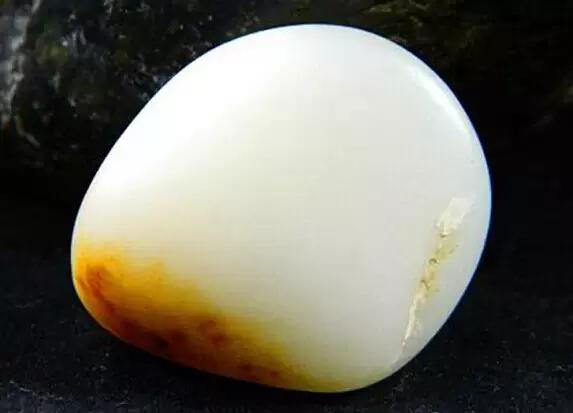 捡到这些石头不要扔真的很值钱,哪些石头价值连城千万别扔