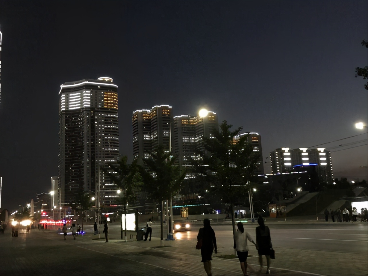 去朝鲜旅游逛夜市,夜游朝鲜