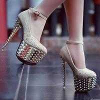 女生怎样穿衣服算保守,女生怎么穿衣服才好看