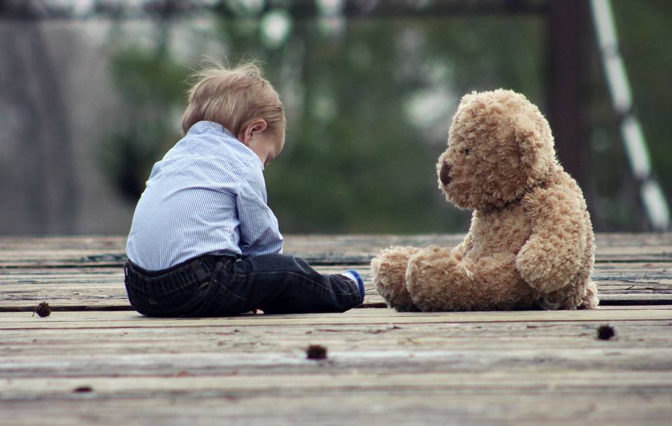 孩子拿别人东西该怎么改正,孩子偷拿人家东西怎么办