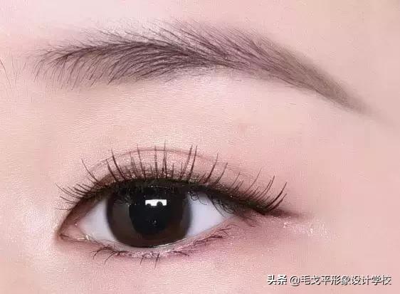 画眼线的步骤初学者,画眼线原来这么简单